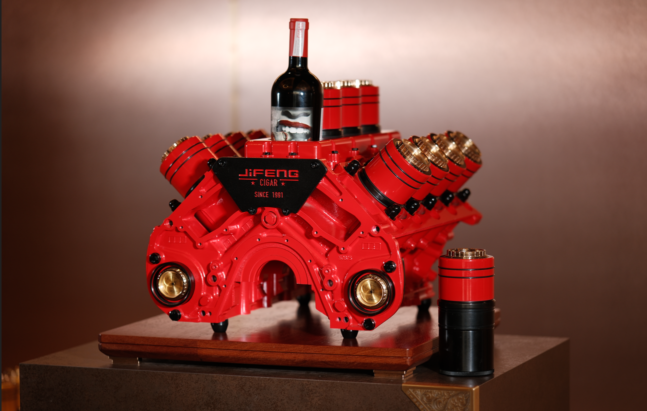 V12 Engine Humidor